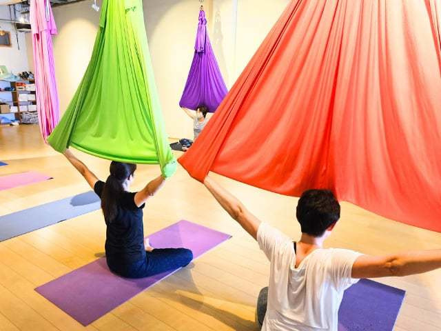 エアリアルヨガ講座